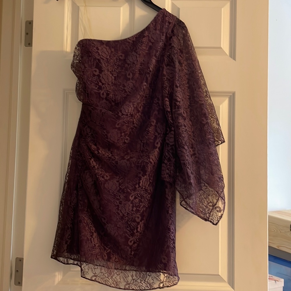 Purple lace one-shoulder dress. Adrianna Papell. NWT. Size 5.